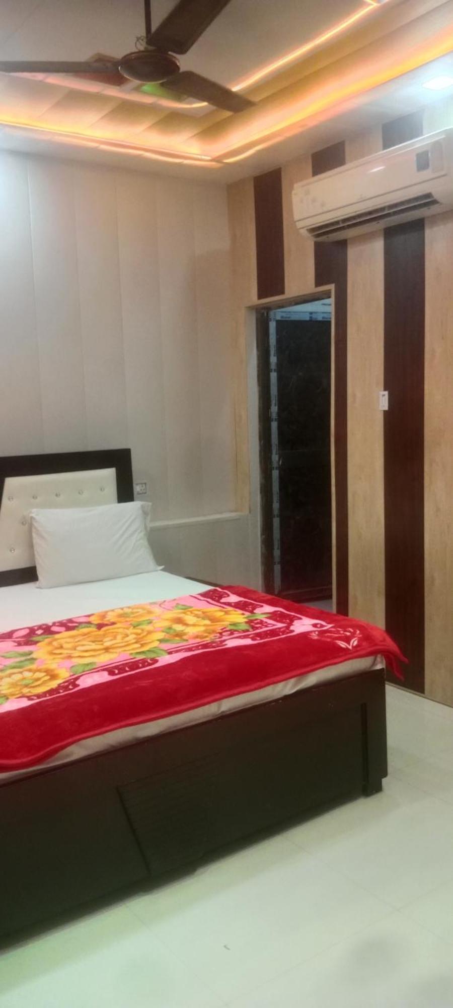 Raj Rajeswari Dharmshala Hotel Ayodhya Exterior photo